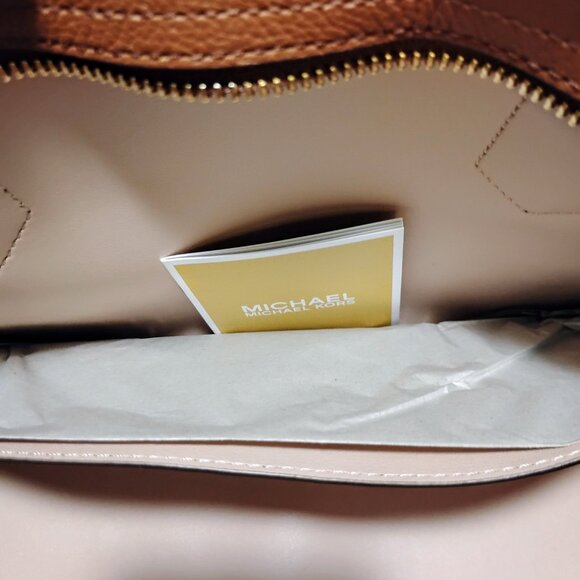 MICHAEL Michael Kors Hayes Satchel NWT - Picture 6 of 10